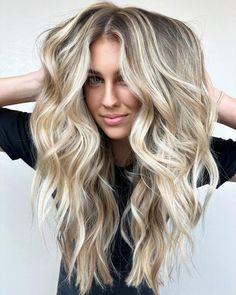 Dishwater Blonde Hair, Vanilla Highlights, Blonde Beach Waves, Dishwater Blonde, Beige Blonde Balayage