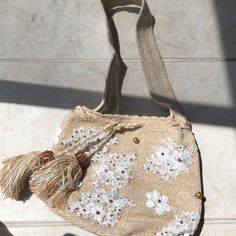 Brand New- With Duster Bag 100% Hand Made In Colombia This Is A Beige Color With White Lace And Rose Gold Beading Tommy Hilfiger Watches, Rose Gold Beads, Wayuu Bag, Bohemian Handmade, Michael Kors Crossbody, Rose Gold Watch, Small Crossbody, Large Bag, Handmade Artisan