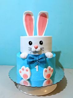 a cake decorated to look like a bunny rabbit