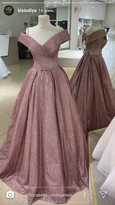 Latest Bridesmaid Dresses, Latest Bridal Lehenga, Long Gown Design, Sparkly Prom Dresses, Womens Trendy Dresses, Global Dress, Stunning Prom Dresses, Princess Ball Gowns, Prom Dress Inspiration