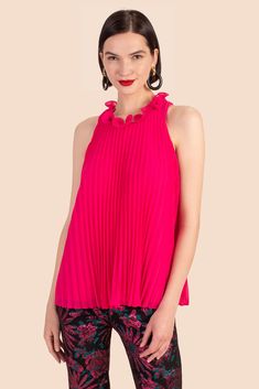 Accordion Pleats, Playful Style, Fitted Turtleneck, Ruffled Neckline, Pleat Top, Party Look, Hem Design, Ruffle Collar, Woven Top