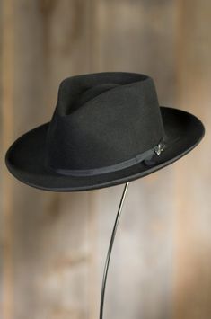 Image Hat Styles Men, Men Hats Styles, Mens Dress Hats, Gambler Hat, Classy Hats, Mad Hat, Stetson Hat, Hat Styles, Grey Hat