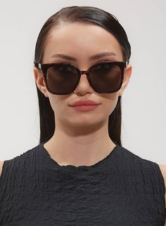 OVERSIZED CLASSIC SQUARE SUNGLASSES IN BROWN TORTOISESHELL PRODUCT DETAILS Frame: Oversized Wayfarer Color: Tortoiseshell Lens: Gradient Smoke #CAT3 100% UV Protection Comes with a Soft Cream Vegan Case SIZE CM INCHES FRAME WIDTH 14.2 CM 5.5" LENS HEIGHT 5.3 CM 2" LENS WIDTH 14 CM 5.5" Tortoiseshell Square Sunglasses For Summer, Square Tortoiseshell Sunglasses For Summer, Summer Tortoiseshell Square Sunglasses, Tortoiseshell Sunglasses For Vacation, Bonnie And Neil, Play Shoes, Classic Sunglasses, Wayfarer Sunglasses, Scarf Jewelry