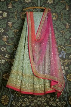 Lehenga Hanging, Indian Lehenga, Ghagra Choli, Lehenga Designs, Indian Designer Outfits, Indian Attire, Designer Dresses Indian, Indian Fashion Dresses