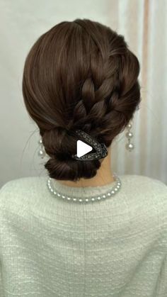 blogdep on Instagram: "Kiểu tóc đi tiệc sang trọng dễ thực hiện" Function Hairstyles, Beautiful Long Hair, July 15, Makati, Girly Stuff, Pretty Makeup, Hair Designs, Hair Updos, Up Hairstyles