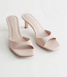 selling elegant sandals for women *women's sandals *real picture *Available in various colors *Available in various sizes *free shipping Fancy Heels, Heels Aesthetic, Elegant Sandals, Beige Heels, Heels Classy, Mule Sandals, Slingback Heel, Leather Mules, Sandals For Women