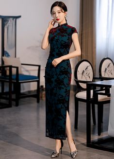 1930s Qipao Shanghai Style, Red Qipao, Qi Pao, Qipao Cheongsam, Qipao Dress, Cheongsam Dress, Flowers Red, 1930s Fashion, Chinese Dress