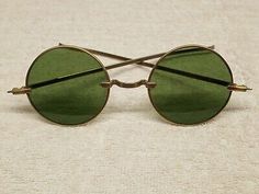 ad eBay - Sold as shown, as is. View the photos for details and condition. Age early 1970s. Glass Lenses. No markings found. John Lennon Style, Gay Jesus, Dnd Dm, Hippie Sunglasses, Jesus Design, Green Sunglasses, Olive Green Color, John Lennon, Vintage 1970s