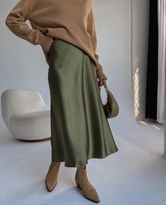 Long Satin Skirt, Rok Outfit, Party Dress Long Sleeve, Satin Midi Skirt, Puff Sleeve Dresses, Satin Skirt, Style Office, Water Temperature, Floral Dress Summer