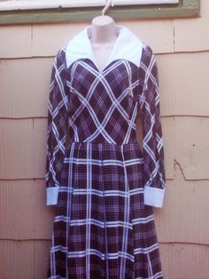 Vintage 1970s Maxi Dress / Brown/ Plaid/ by PeachburritoVintage, $52.00 Plaid Maxi Dress, Modern Boutique, Brown Plaid, Mod Dress, Dress Small, Boutique Dresses, Vintage 70s, Vintage Clothing, Perfect Dress