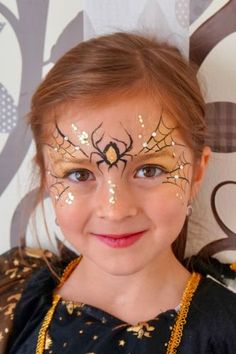 Witch Face Paint, Kids Halloween Face, Face Painting Halloween Kids, Easy Halloween Face Painting, Halloween Makeup For Kids, Bricolage Halloween, Witch Makeup, Kids Face Paint