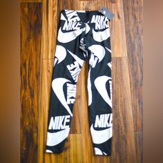 Brand New Nike Running Tights! Size Xs Plaid Tights, Running Leggings Women, Low Rise Leggings, Nike Pro Leggings, Leopard Print Leggings, Nike Leggings, Running Leggings, Flare Leggings, Running Tights