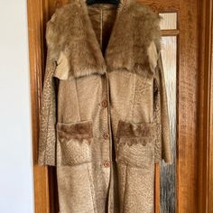 One Of A Kind Vintage Shearling Coat Size M Bought In Manzari Boutique In New York Elegant Long Sleeve Sheepskin Fur Coat, Luxury Beige Sheepskin Fur Coat, Luxury Vintage Shearling Outerwear, Vintage Shearling Fur Coat With Faux Fur Trim, Luxury Long Sleeve Sheepskin Fur Coat, Vintage Long Sleeve Mink Outerwear, Vintage Brown Sheepskin Outerwear, Brown Luxury Long-sleeve Fur Coat, Mink-colored Shearling Fur Coat With Faux Fur Lining