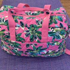 Vera Bradley Quilted Duffle Bag. Large, Never Used!! Pink And Green. Great Colors! Measures 20 Inches Wide, 12 Inches High And 5 Inches Deep On Top And 7 Inches Deep On The Bottom Double Handles Plus Adjustable Detachable Shoulder Strap. Large Zip Pocket In Front. The Back Has 3 Open Pockets. Inside Is Light Aqua Liner With Divider Pockets On Both Sides. A Very Pretty, Lightweight And Roomy Weekender Bag. Quilted Duffle Bag, Light Aqua, Beautiful Cats, Weekender Bag, Large Bags, Vera Bradley, Travel Bags, Pink And Green, Beautiful Dresses