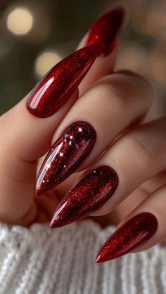 Red Nails Ideas, Constellation Nail Art, Almond Nails Red, Shiny Nails Designs, Red Manicure, Holiday Nail Designs, Inspired Nails, Vibrant Nails, Christmas Nail Art Designs