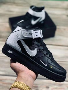 If you would, follow me Kicks Aesthetic, Nike Shoes Photo, Sneaker Heads, Wholesale Nike Shoes, Supreme Nike, White Nike Air, Jordan Yeezy