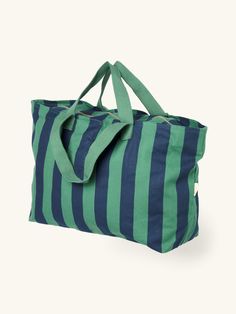 Weekend bag | Cotton. 56 x 31 x 22 cm. | Forest Green Weekend Bag, Cotton Bag, Weekender Bag, Forest Green, Forest, Green