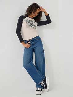 Make way in your rotation for a roomier look. Our Women’s Loose Fit Carpenter Jean remixes classic workwear details with the baggy silhouette of the ‘90s to give you a jean that’s cool and easy to style. It features a looser take on the straight fit and a mid-rise silhouette. It comes with our signature five-pocket styling, a special Wrangler® logo patch, utility pockets for essentials, a hammer loop, and branded hardware. Baggy Carpenter Jeans Outfit, Wrangler Jeans Women's Outfit, Carpenter Jeans Outfit, Wrangler Jeans Women's, Wrangler Women, Outfits Fo, Classic Workwear, Best Jeans For Women, Jeans Summer