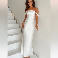 Size 2 - Brand New! Just Too Big On Me! Strapless White Long Dress, Off Shoulder Formal Dress, White Long Dress, Colorful Dresses Formal, Long White Dress, Beginning Boutique, White Off Shoulder, Boutique Dresses, Ball Dresses