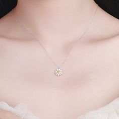 Silver Daisy Pendant Necklace Flower Shaped Alloy Jewelry For Gifts, Flower-shaped Alloy Jewelry For Gift, Flower Shaped Alloy Jewelry Gift, Flower-shaped Alloy Jewelry Gift, Mother's Day Alloy Pendant Necklace, Cute Silver Clavicle Chain Jewelry, Cute Necklaces For Spring Gift, Cute Spring Necklace As A Gift, Mother's Day Clavicle Chain Necklace In Alloy