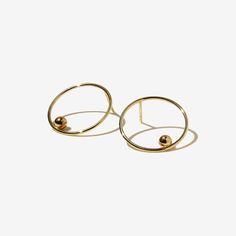 EFFECT 20 gold earrings - NURA.design Geometric Forms, Geometric Form, Gold Piece, A Circle, Minimalist Jewelry, Instagram A, Wellness Design, Gold Earrings, Germany