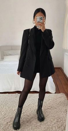 20+ Autumn Night Out Outfits 2024 You Gotta See 1 Vinter Mode Outfits, Tights And Boots, Winter Trends, Inspired Outfits, Outfit Inspo Fall