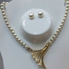 Gold Rodium Polish White and Off White color Necklace in Metal Alloy studded with Pearl Moti Mala Jewellery, Moti Mala, Work Necklaces, Mala Jewelry, Pearl Jewelry Design, Indian Jewellery Design Earrings, Jewellery Sets, Women's Jewelry Sets, Jewelry Design Earrings