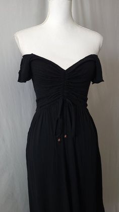 Gorgeous Maxi Dresses, On Or Off, Black Maxi Dress, So Beautiful, Smocking, Off The Shoulder, Off Shoulder, Maxi Dress, How To Wear