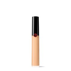 The new Power Fabric+ Liquid Concealer is a longwear, high-coverage liquid concealer that delivers a natural matte finish with a multi-use applicator to conceal, cover and contour in one stroke. This long-lasting, multipurpose concealer visibly corrects imperfections and dark circles while blending seamlessly for a natural matte second-skin finish. This formula resists creasing and settling into fine lines, with moisturizing agents that help to keep the skin comfortable and fresh all day. Now wi Armani Luminous Silk Concealer, Giorgio Armani Concealer, Givenchy Prisme Libre Concealer, Makeup Icons, Concealer Shades, How To Apply Concealer, Liquid Concealer, Satin Lipstick, Too Faced Concealer