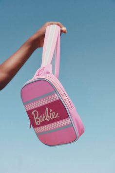 KIDS LICENSED ONE SHOULDER BAG Nba Clothing, Barbie Kids, Pink Gerbera, Bedroom Master, Bottle Jewelry, Luxury Bedroom, Swim Accessories, Slipper Boots, Gift Accessories