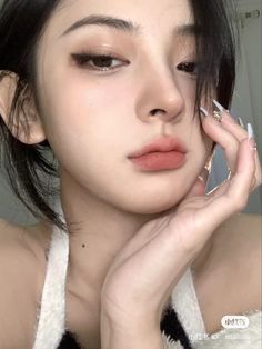 Makeup Looks Everyday, Almond Eye Makeup, Dewy Makeup Look, Asian Makeup Tutorials, Pretty Nose, Light Makeup Looks, Best Natural Makeup, Douyin Makeup, Soft Makeup Looks