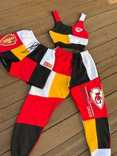 Chiefs Crop Top, Kc Chiefs Game Day Outfit, Diy Chiefs Shirts, Kc Chiefs Outfit Ideas Women, Cheifs Superbowl Outfit, Kansas City Chiefs Outfit Woman, Kc Chiefs Clothing, Chiefs Outfit Woman, Kansas City Chiefs Outfit