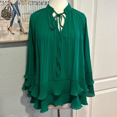 T.X. Collection Emerald Green Blouse Made In Italia Nwt! Chic Green Tie Neck Blouse, Green Tie Neck Top For Fall, Elegant Green Flowy Top, Elegant Flowy Green Top, Elegant Flowy Green Blouse, Chic Tie Neck Flowy Blouse, Emerald Green Blouse, Green Blouse, Emerald Green