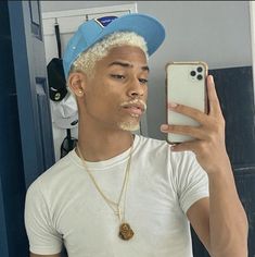 Bleached Hair Men, Men Blonde Hair, Curly Hair Fade, Black Men Beards, Dyed Hair Inspiration, Pelo Afro, Dyed Natural Hair