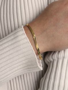 The perfect every day bracelet with a little extra shine, the Bold Herringbone Bracelet will make any look! Created to move with you, the graceful herringbone links are lovely on their own or stacked with your favorite bracelets. ........................... BRACELET SIZE & MATERIAL❋ 5" chain with 1" extender❋ 16kt gold plated stainless steel❋ nickel free Herringbone Bracelet, Jewelry Inspo, Bracelet Sizes, Herringbone, Gold Bracelet, Every Day, Gold Plate, Plating, Stainless Steel