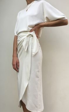 Na Nin Raw Silk Bobbie Wrap Skirt / Available in Multiple Colors – NA NIN Envelope Skirt, 여름 스타일, Silk Wrap, Moda Vintage, Looks Chic, Mode Inspo, Fotografi Potret, Looks Style, Mode Inspiration