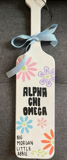 Big little reveal 
Big little paddle 
Flower wood painting Big Little Sorority Plaques, Sorirty Paddles Ideas, Flower Paddle Sorority, Chi Omega Paddle, Twin Paddles Sorority