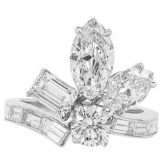 Luxury Three-stone Cluster Ring, Luxury Diamond White Cluster Ring, Luxury White Cluster Ring With Diamond Cut, Luxury Cluster Halo Ring In Fine Jewelry, Luxury Cluster Platinum Jewelry, Luxury Diamond White Cluster Diamond Ring, Solitaire Ring Designs, Gia Certificate, Diamond Jewelry Designs