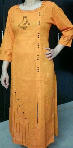 Indian Kurti Designs, Kurti Sleeves Design, Quotes Celebrities, New Kurti Designs, New Kurti, Churidar Designs, Designer Kurti Patterns, Kurti Patterns, Salwar Designs