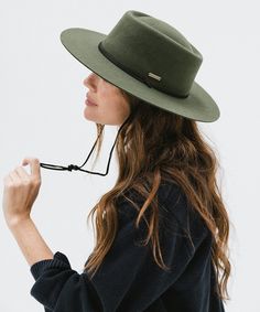 Wren's telescope crown lends a hint of Western style to a classic flat-brim shape. A hat versatile enough to pair with worn jeans to a linen dress. Wren features an adjustable leather chinstrap that gives it a little extra somethin' + can easily tuck into the crown for an additional look. Gigi Pip, Worn Jeans, Crown Heights, Halo Style, Wearing A Hat, Wren, Western Style, Fashion Pictures, Linen Dress