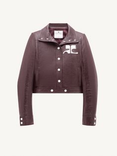 Inspired by the house's emblematic 1971 style, this iconic vinyl jacket features a white AC logo inlaid on the chest. With two side pockets and a press buttons closure in the middle front and on the cuffs, as well as a high collar. This model is lined. The cut of the vinyl jacket from the Reeditions collection is close to that of the iconic model from 1971. It is a tight fit and was designed to be worn open. For more ease, we recommend that you choose the next size up from your usual size. Ac Logo, Vinyl Jacket, Vinyl Mini Skirt, Body Skirt, Leather Denim, Accessories Jacket, Shirt Skirt, Mens Fragrance, Sweatshirt Dress