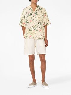 John Elliott floral-print short-sleeve Shirt - Farfetch John Elliott, Mens Flannel Shirt, Silk Shorts, Balenciaga Triple S, Floral Print Shorts, Sweaters Knitwear, Light Jacket, Shorts With Pockets, Jacket Style