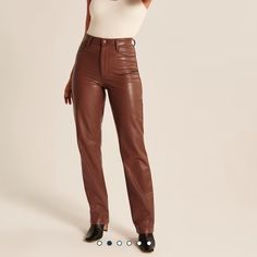 Abercrombie & Fitch Brown Vegan Leather Pants. “The 90s Straight Ultra High Rise - Short” New With Tags! Brown Leather Pants, Vegan Leather Pants, Pleather Pants, Dad Jeans, Black Leather Pants, Leather Pant, Love Jeans, Relaxed Jeans, Stylish Blouse