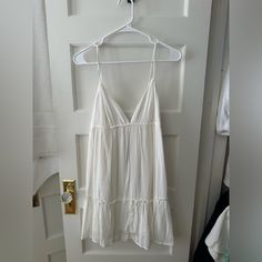 New With Tags!! Size Medium. White Dress From Garage! Super Cute Summer Mini Dress For Daytime, Flowy Cotton Mini Dress For Daytime, Black Going Out Dresses, Keyhole Halter Dress, Floral Beach Dress, Tube Romper, Flowy Mini Dress, Chiffon Fashion, Black Halter Dress