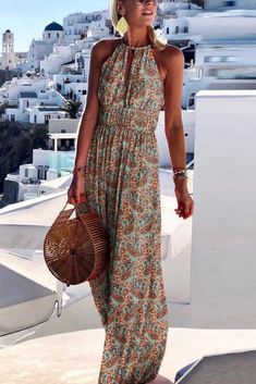 US$ 30.57 - Hollow Out Holiday Beach Boho Long Summer Sleeveless Halter Backless Maxi Dress - www.streetally.com Bare Back Dress, Pleated Dresses, Maxi Dress Outfit, Sundress Dress, Sleeveless Dresses, Bohemian Print, Fashion Bohemian, Mini Robes, Bohemian Fashion