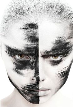 From Johannes Graf's Photography comes these amazing black and white creative makeup and beauty images. Extreme Make-up, Black And White Makeup, Andermatt, Avant Garde Makeup, White Makeup, Foto Tips, Stage Makeup, Beauty Images, Smokey Eyes