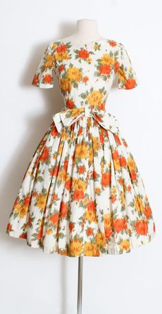 Lana Lobell, Clothes Modest, 1950's Dresses, 1950s Dresses Vintage, Yellow Autumn, Clothes Plus Size, Autumn Rose, Rose Print Dress, Vintage Dresses 50s