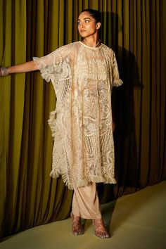 Kaftan For Women, Round Pattern, Beige Silk, Dress Drape, Deco Pattern, Ruffle Fabric, Embroidered Art, Art Deco Pattern, Silk Pants