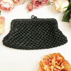 Elegant 1960s Vintage ARTEL Black Woven Kiss Clasp Straw Clutch to carry  with your dressy outfits to various social events such as cocktails, dinner invitations, tea parties etc.    Measurements: Height:   5.51 inches (14cm) Length:  11 inches (28cm) Width:  1.57 inches (4cm) Materials: Woven Straw Kiss Clasp Closure With Black Lucite Beads Adornment Condition: Excellent vintage condition * All our items are cleaned and ready to use unless specified otherwise Please, do no hesitate to contact u Black Rectangular Evening Bag For Cocktail, Black Clutch For Summer Evening Events, Black Clutch For Summer Evenings, Black Clutch For Evening And Summer, Black Evening Clutch For Summer, Elegant Evening Bag For Summer, Elegant Black Summer Clutch, Vintage Black Summer Bag, Vintage Black Bags For Summer