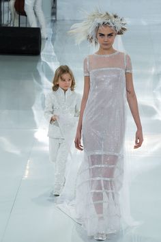 Chanel Spring 2014 Couture Chanel Wedding, Couture 2014, Haute Couture Wedding Dress, Moda Chanel, Couture Wedding Gowns, Paris Mode